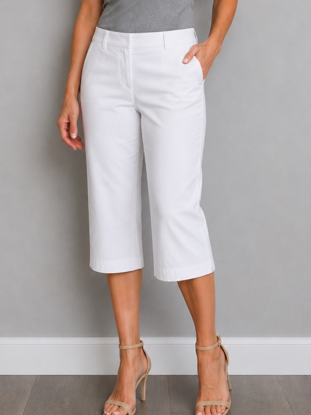 New York & Co Capri's Size 8